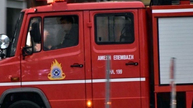 Υπό μερικό έλεγχο η πυρκαγιά στο Λαύριο